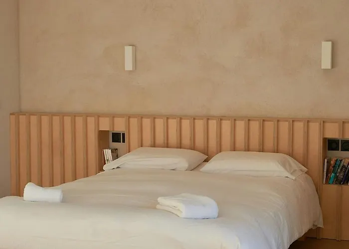 Restored Farm Estate Near Atlantic Coast France Vakantiehuis