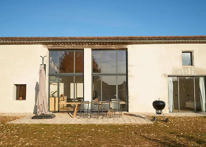 Vakantiehuis Restored Farm Estate Near Atlantic Coast France